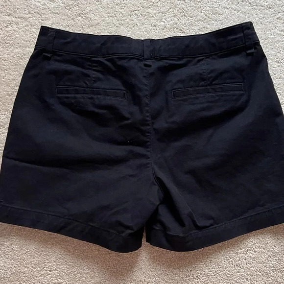 Gap Shorts Size 6 - Picture 3 of 4
